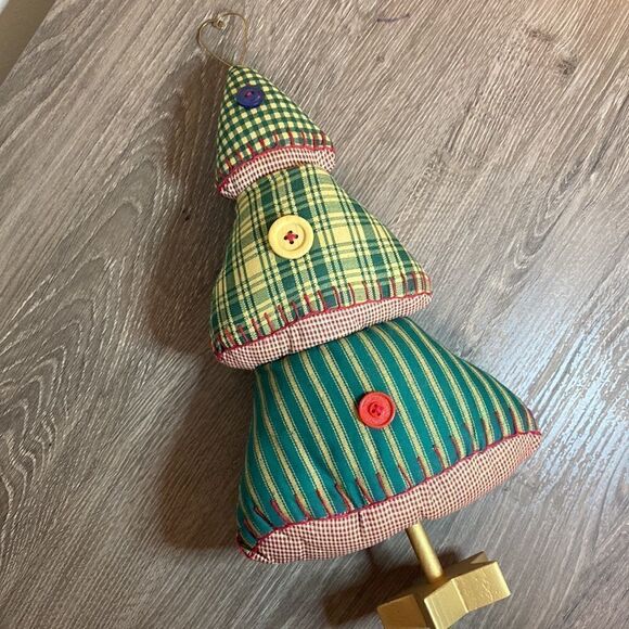 Folk Art Plaid Christmas Tree - Picture 9 of 9